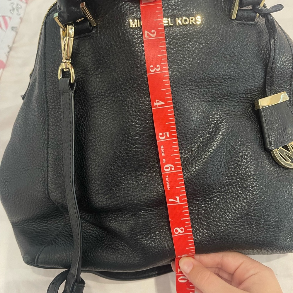 Michael Kors Riley Purse - Picture 11 of 11